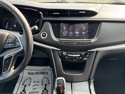 Used 2017 Cadillac XT5 Premium Luxury AWD/4WD image 17