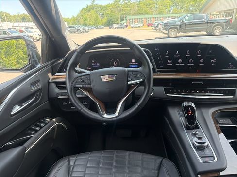 Certified 2023 Cadillac Escalade Sport Platinum w/ LPO, ONYX Package AWD/4WD image 19