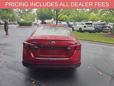 Used 2022 Nissan Altima 2.5 SV w/ SV Premium Package FWD image 11
