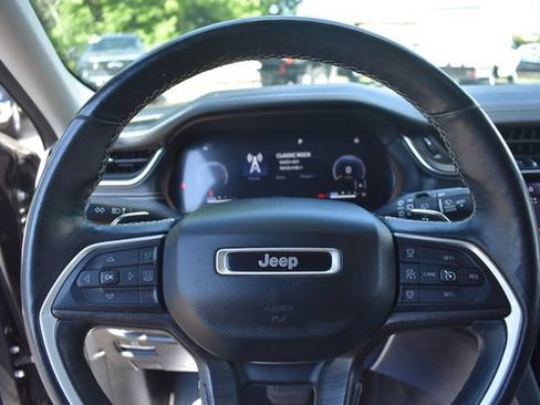 Used 2021 Jeep Grand Cherokee L Limited AWD/4WD image 32