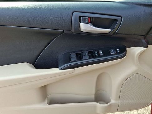 Used 2014 Toyota Camry LE image 12