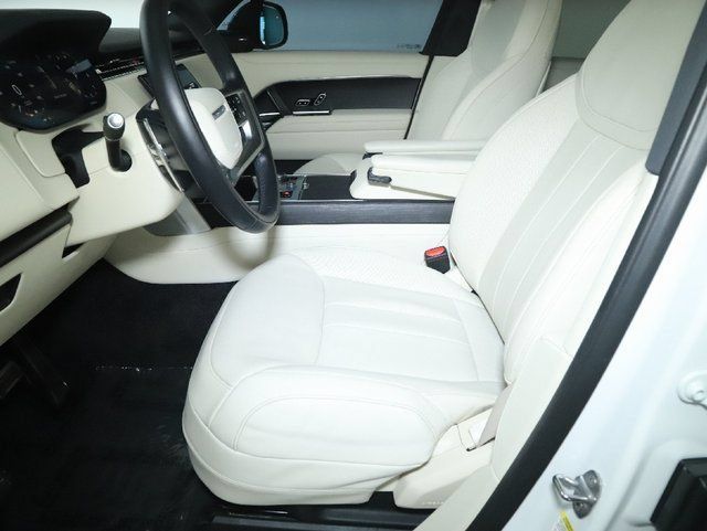 Certified 2023 Land Rover Range Rover SE AWD/4WD image 17