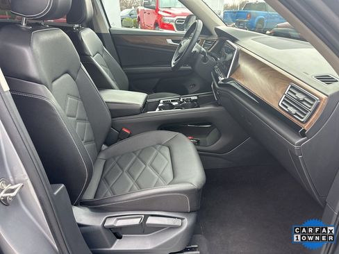 Used 2024 Volkswagen Atlas SE image 56