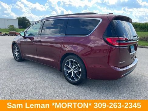 Used 2022 Chrysler Pacifica Touring-L FWD image 4