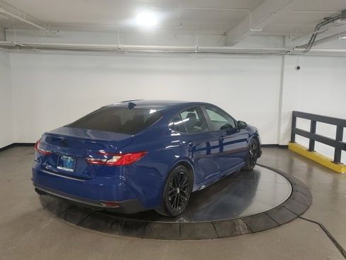 Used 2025 Toyota Camry SE image 8