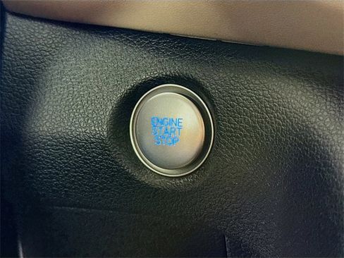 Used 2022 Hyundai Santa Fe SEL w/ Winter Weather Package image 26