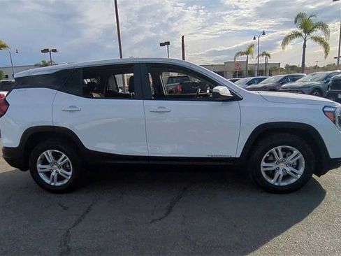 Used 2024 GMC Terrain SLE image 9