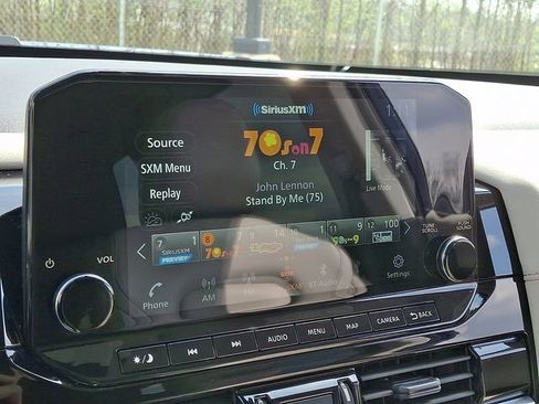 Used 2023 Nissan Pathfinder SL image 4