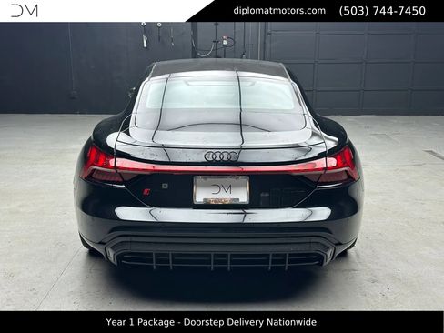 Used 2022 Audi RS e-tron GT w/ Year 1 Package image 6