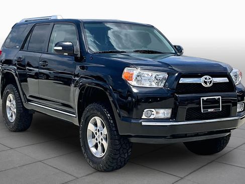 Used 2011 Toyota 4Runner SR5 AWD/4WD image 2