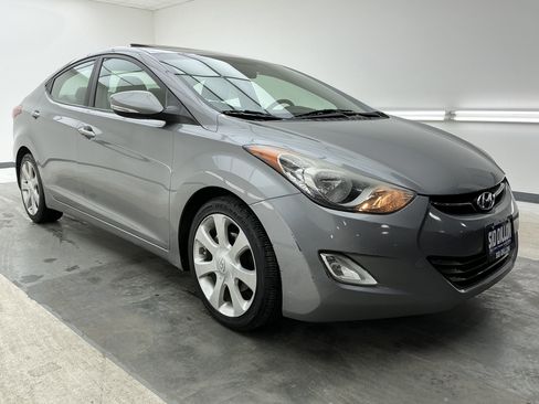 Used 2011 Hyundai Elantra Limited w/ Premium Pkg 5 image 3