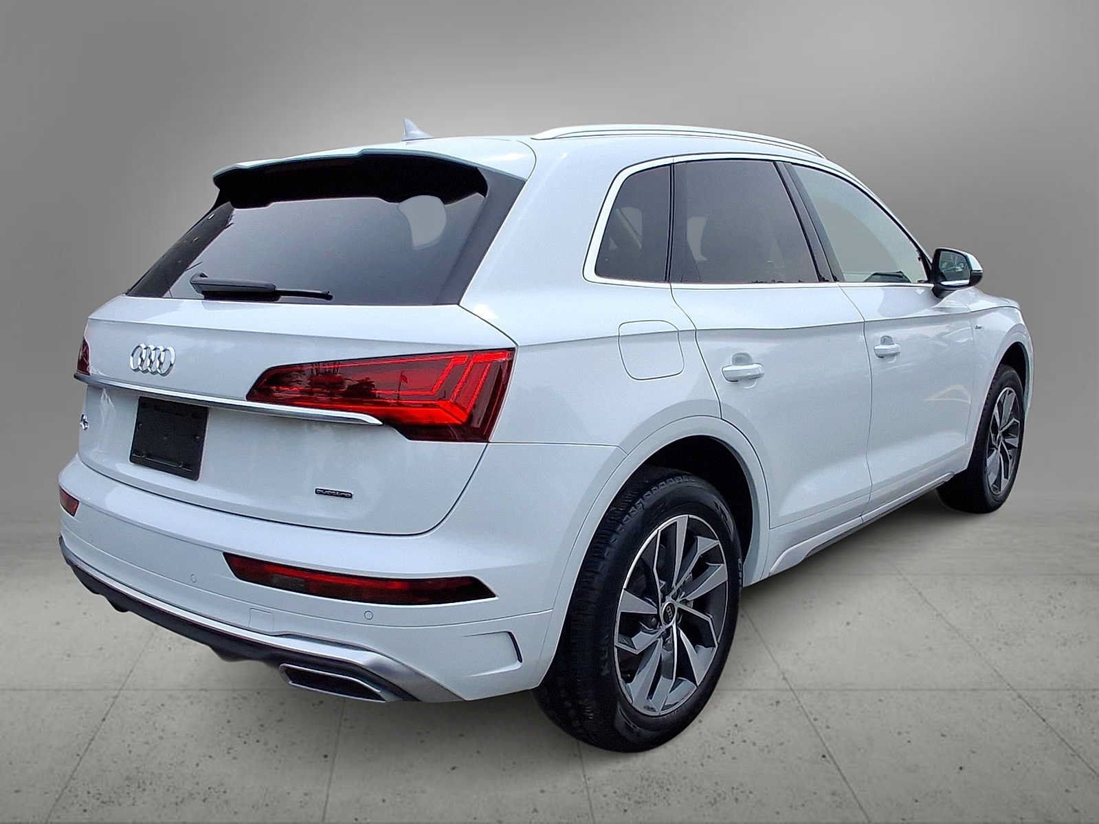 Certified 2023 Audi Q5 2.0T Premium w/ Convenience Package AWD/4WD image 8