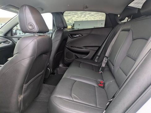 Used 2022 Chevrolet Malibu LT w/ Leather Package image 12