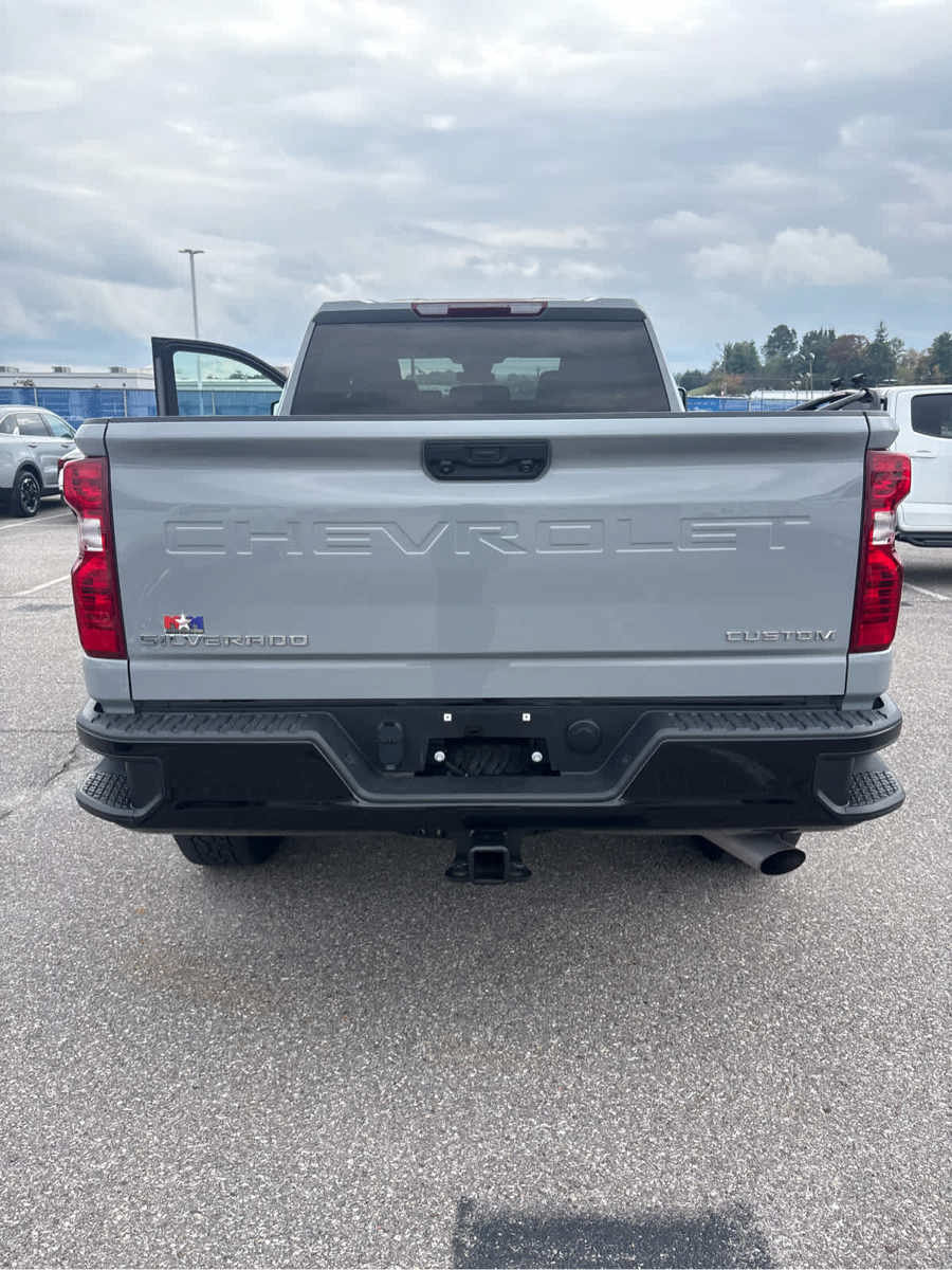 Used 2024 Chevrolet Silverado 2500 Custom w/ Custom Convenience Package AWD/4WD image 30
