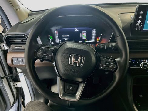 Used 2025 Honda Pilot Elite image 11