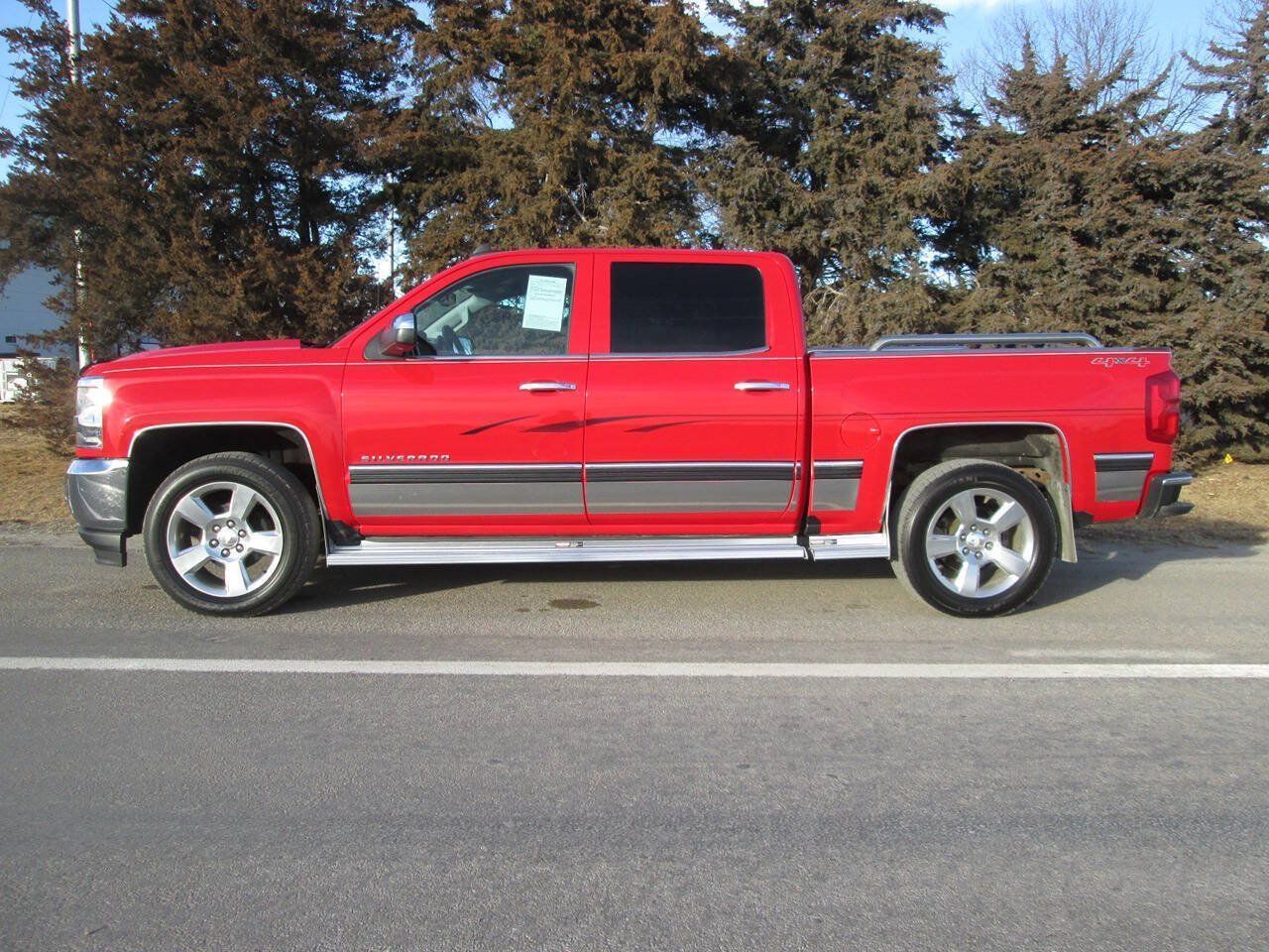 Used 2017 Chevrolet Silverado 1500 LTZ w/ Sport Package AWD/4WD image 11