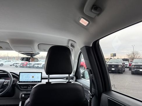 Used 2025 Ford Escape SE FWD image 24
