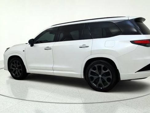 Used 2026 Lexus TX 500h AWD w/ Technology Package image 8