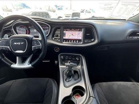 Used 2015 Dodge Challenger SRT image 15