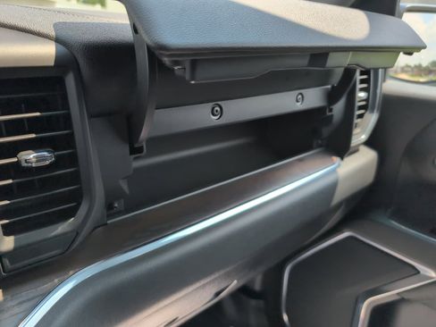 Used 2024 GMC Sierra 1500 SLT image 35