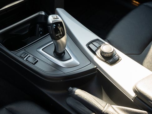 Used 2014 BMW 320i xDrive Sedan image 17