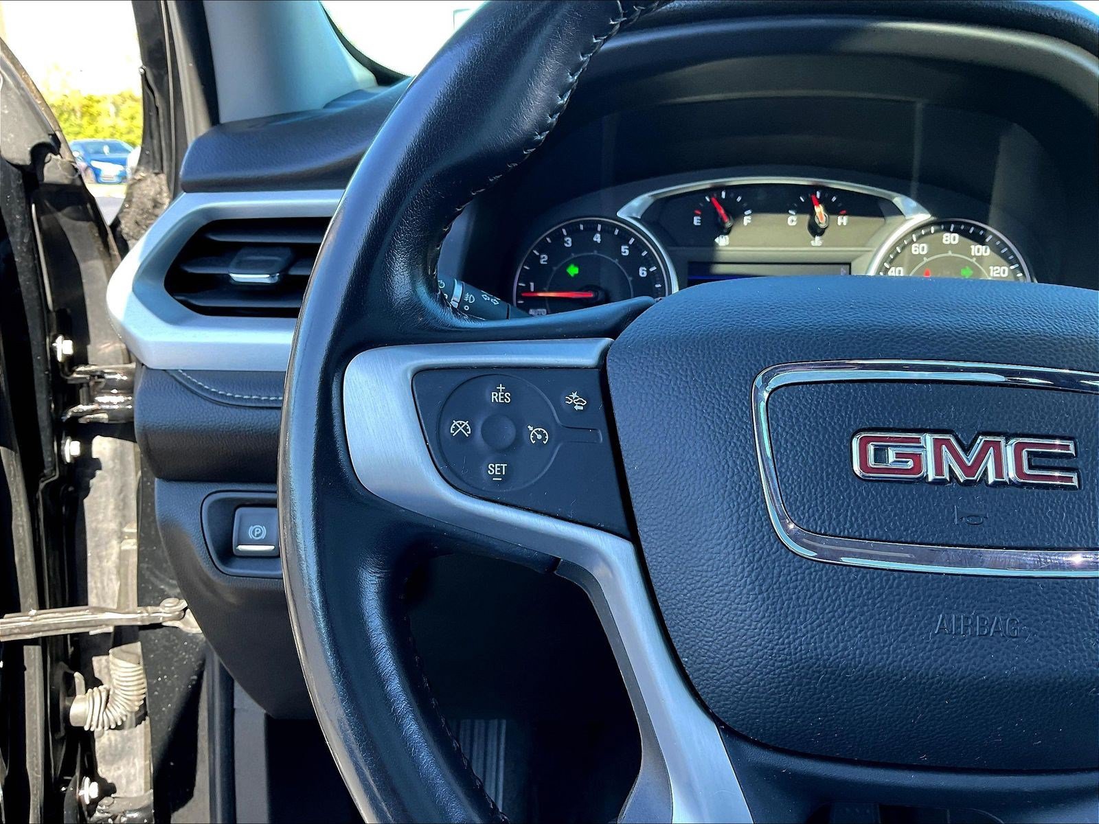 Used 2021 GMC Acadia SLT w/ Elevation Edition AWD/4WD image 11