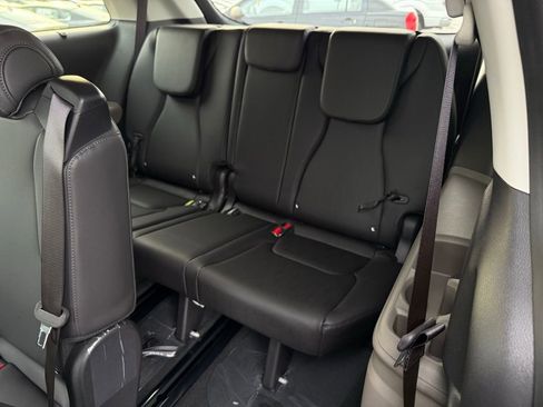 New 2026 Kia Carnival EX image 27