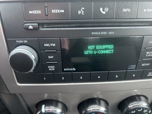 Used 2009 Dodge Avenger SE image 29