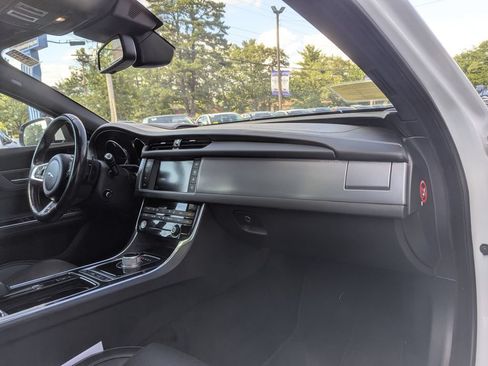 Used 2016 Jaguar XF R-Sport AWD/4WD image 35