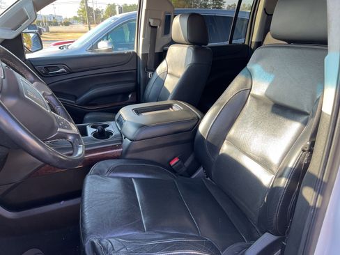 Used 2019 GMC Yukon XL SLT image 9