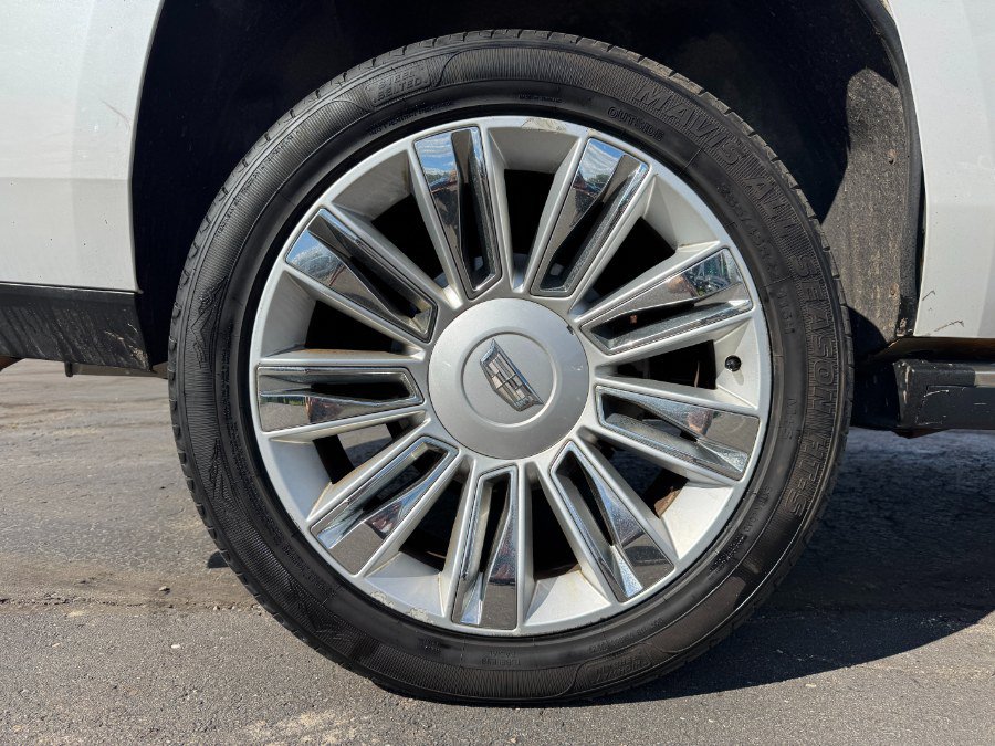 Used 2016 Cadillac Escalade Platinum AWD/4WD image 13