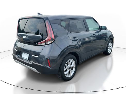 Used 2024 Kia Soul LX w/ Option Group 015 FWD image 6