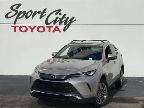 Used 2021 Toyota Venza XLE w/ Softex Package image 1