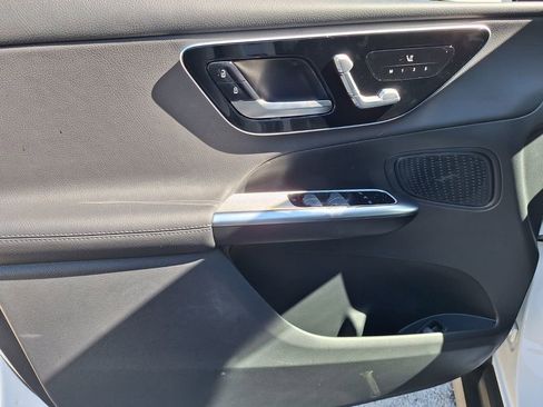 Used 2025 Mercedes-Benz GLC 300 image 30