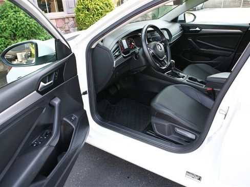 Used 2019 Volkswagen Jetta SE FWD image 8