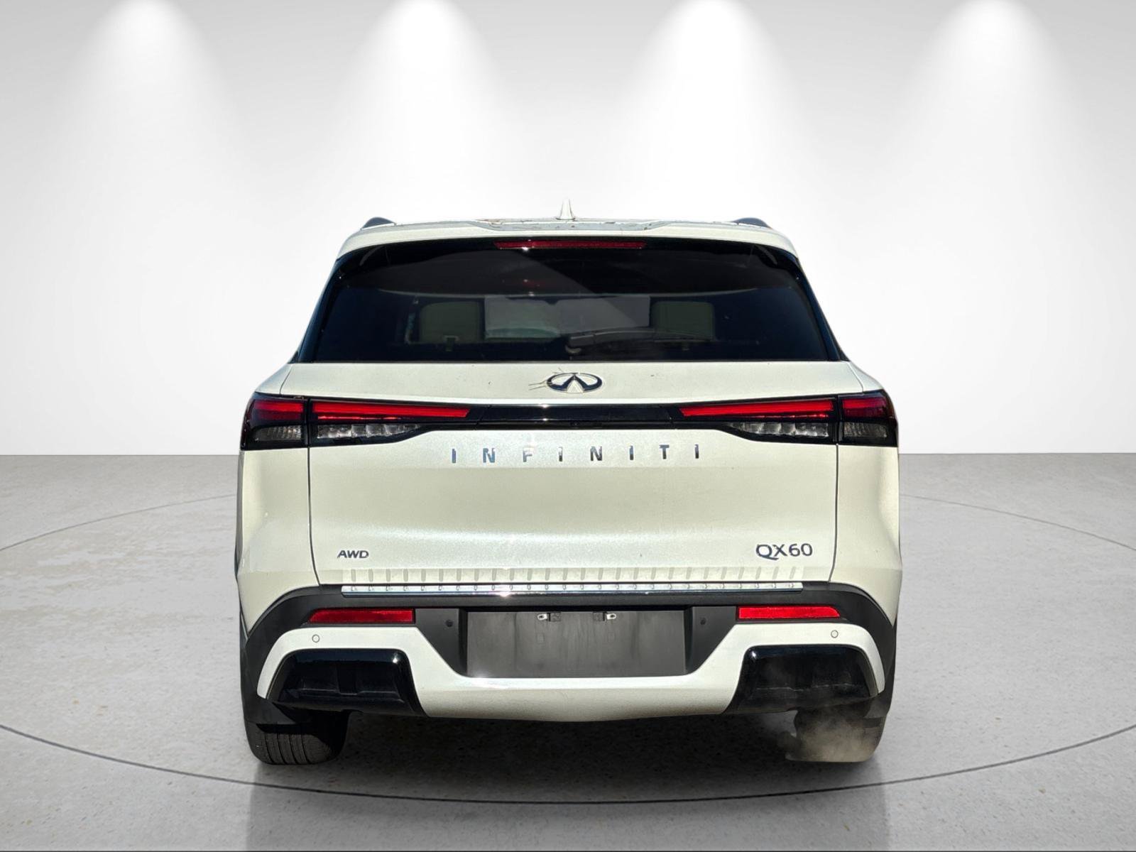 Used 2023 INFINITI QX60 Luxe w/ Performance Audio Package AWD/4WD image 4