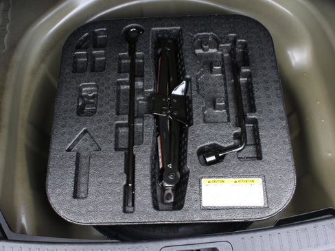 Used 2024 Toyota Corolla SE image 12