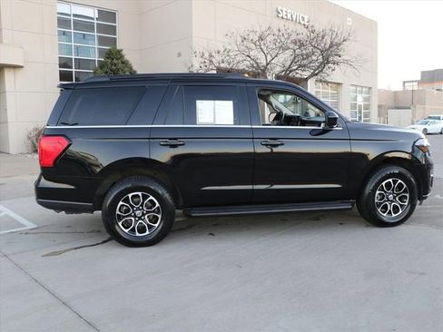 Used 2024 Ford Expedition XLT image 6