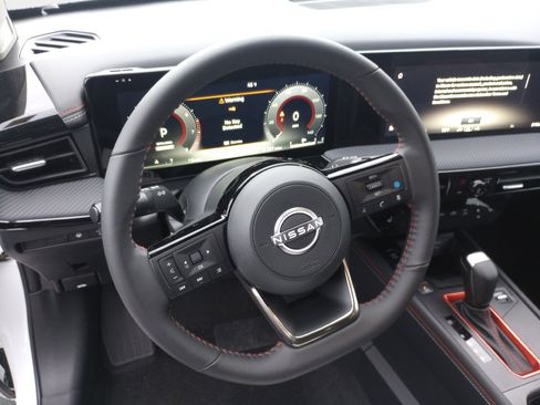 New 2026 Nissan Kicks SR w/ Cold Weather Package FWD image 10