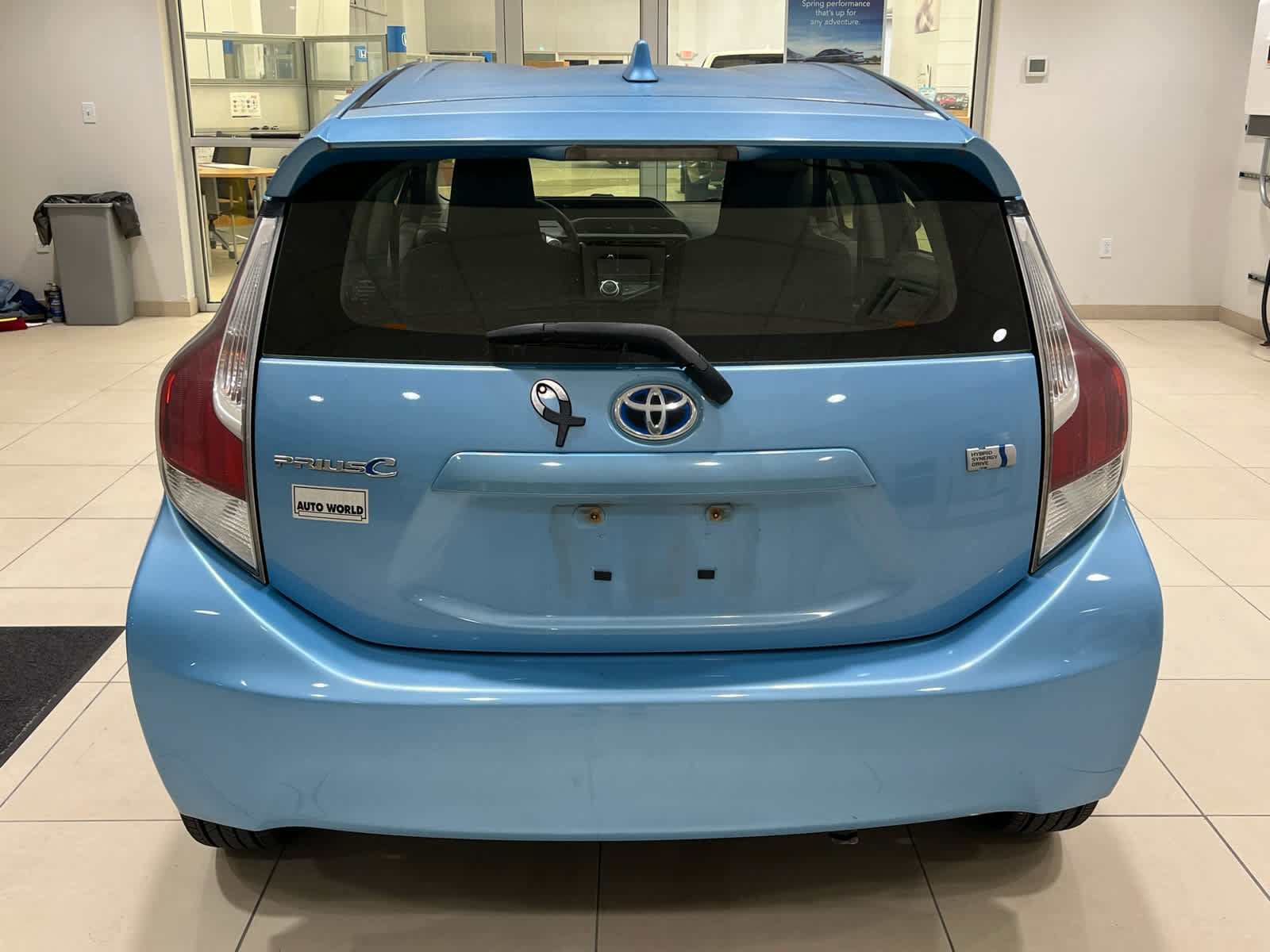 Used 2015 Toyota Prius C One FWD image 7
