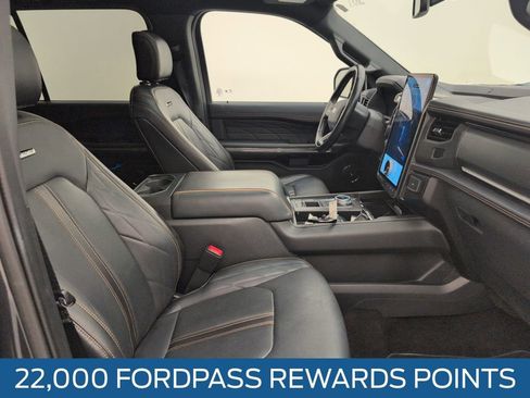 Used 2023 Ford Expedition Platinum image 15