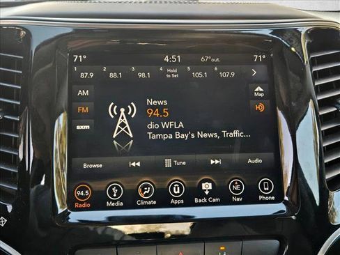 Used 2019 Jeep Cherokee Overland w/ Technology Group image 12