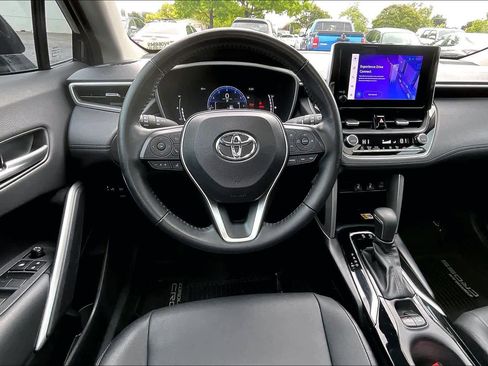 Certified 2023 Toyota Corolla Cross XLE w/ Convenience Package image 5