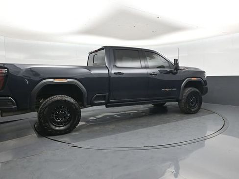 Used 2025 GMC Sierra 2500 AT4X w/ AT4X AEV Edition image 3