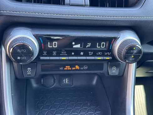 Used 2024 Toyota RAV4 XLE w/ Convenience Package FWD image 28