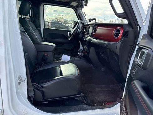 Used 2021 Jeep Gladiator Rubicon AWD/4WD image 12