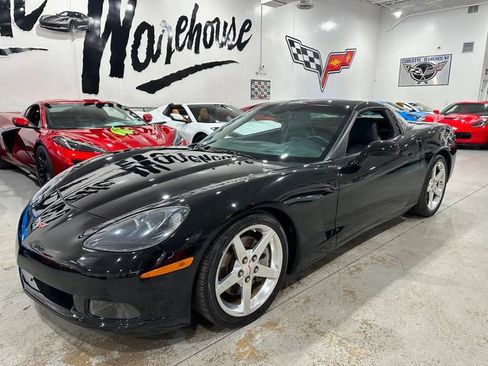 Used 2005 Chevrolet Corvette Coupe w/ Preferred Equipment Group RWD image 32