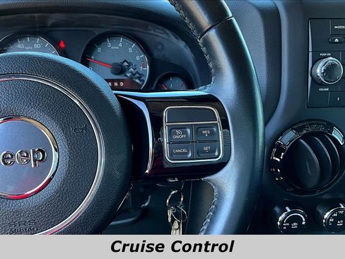Used 2017 Jeep Wrangler Unlimited Sahara AWD/4WD image 12