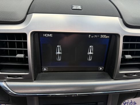 Used 2012 Lincoln MKZ AWD image 17