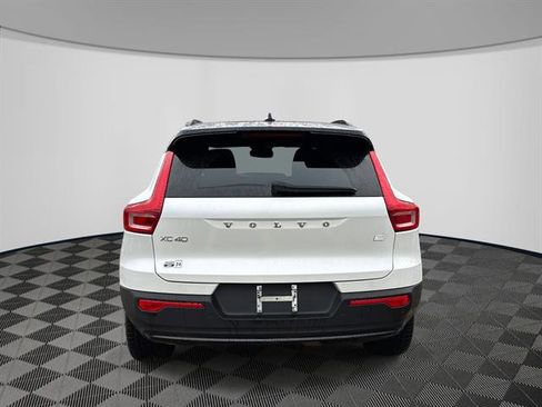 Used 2023 Volvo XC40 Recharge Ultimate image 6